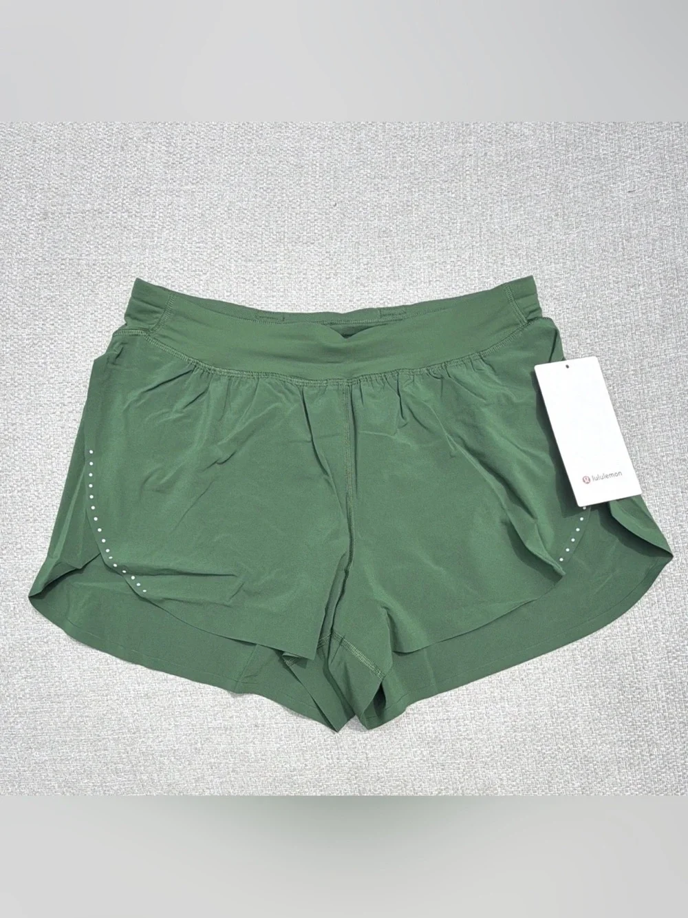 NWT lululemon Fast and Free High Rise Classic Fit Split Short 3” Ivy Green - M